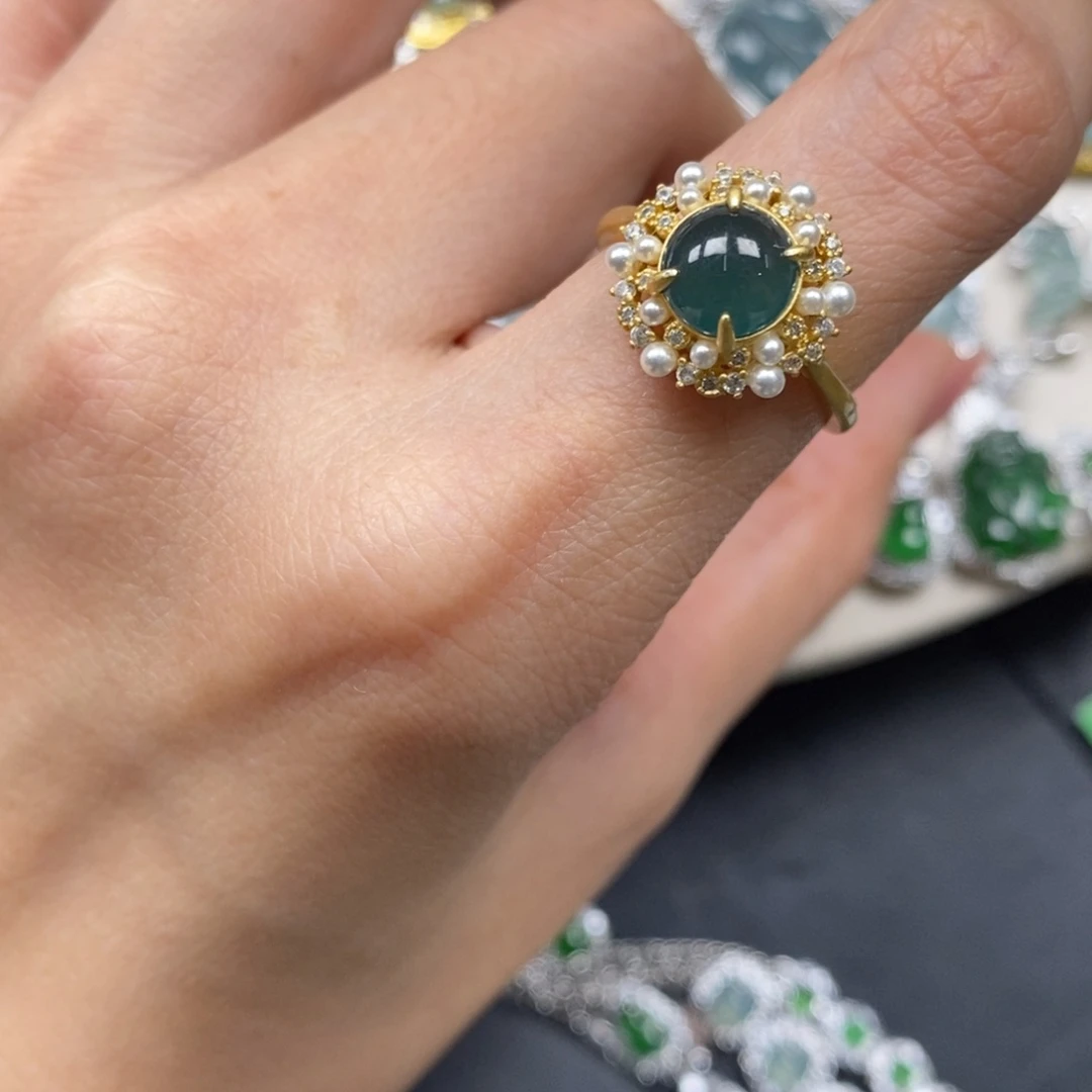 翡翠颈饰未镶嵌翡翠