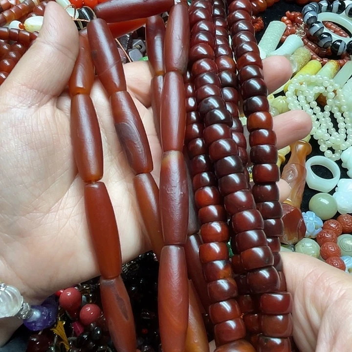 人***态玛瑙/玉髓未镶嵌颈饰