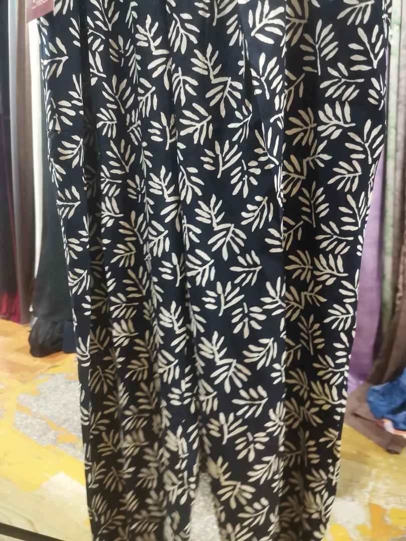 黑底白树叶女裤1条面料