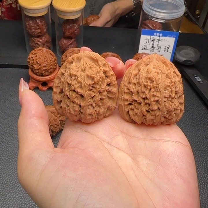 文玩核桃把件南疆石