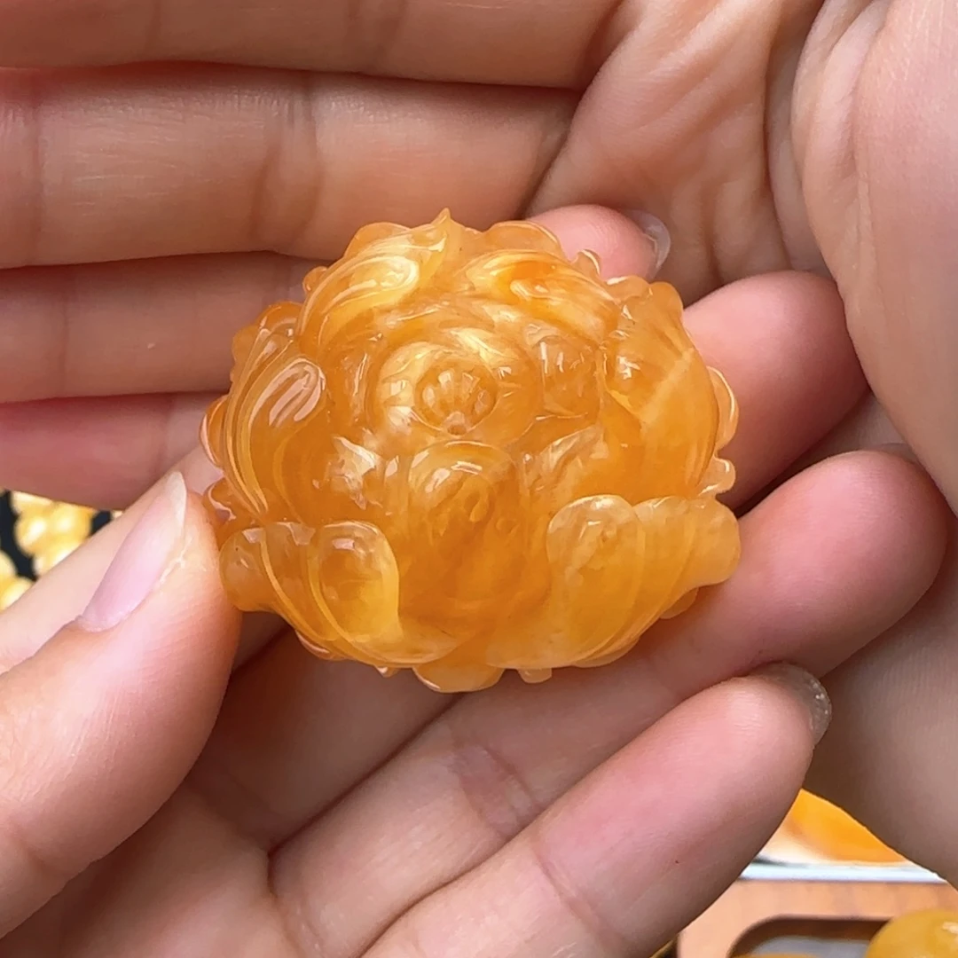 琥珀颈饰未镶嵌牡丹花挂件