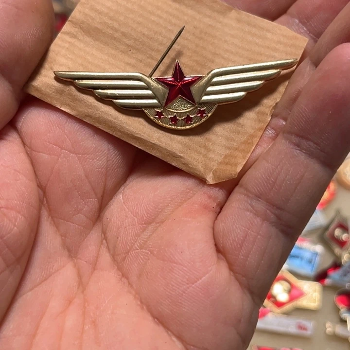 其他普通金属用****8普通纪念章