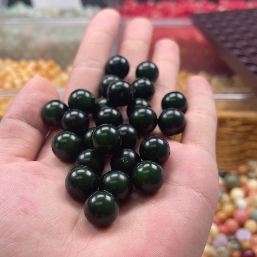 吊坠白玉菩提a14/30+5颗祖母绿圆珠