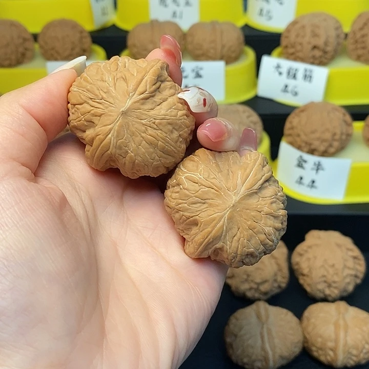 文玩核桃吊坠铁锤