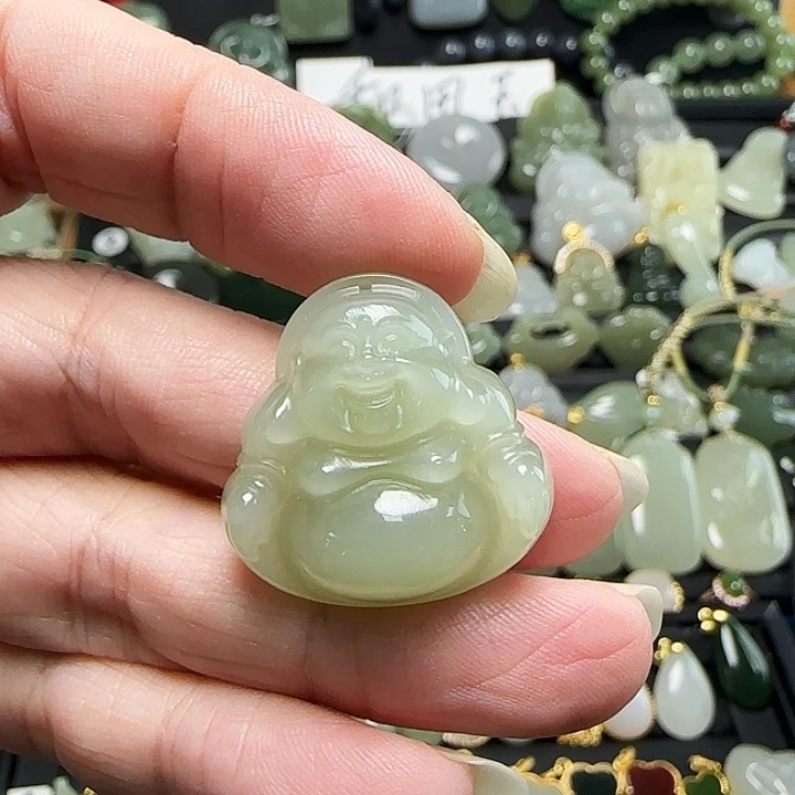 颈饰未镶嵌和田玉阳**下