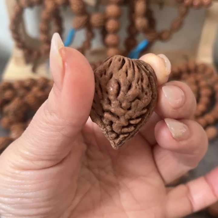 庆***蜀野生桃枭大籽吊坠