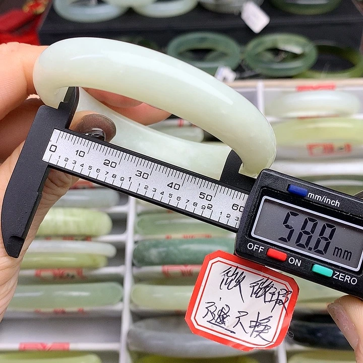 蛇纹石玉手镯未镶嵌763