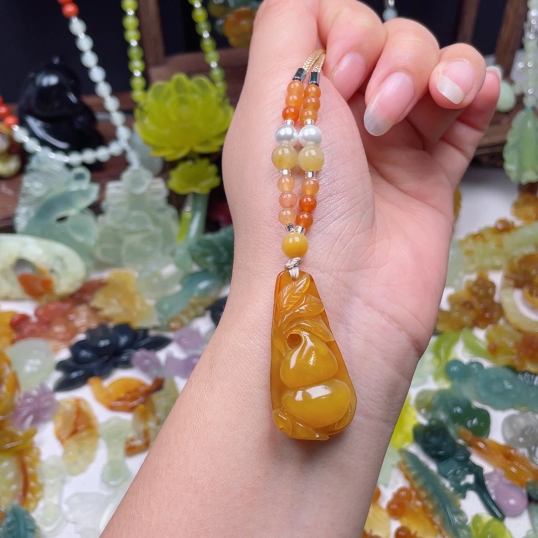 蛇纹石玉未镶嵌颈饰