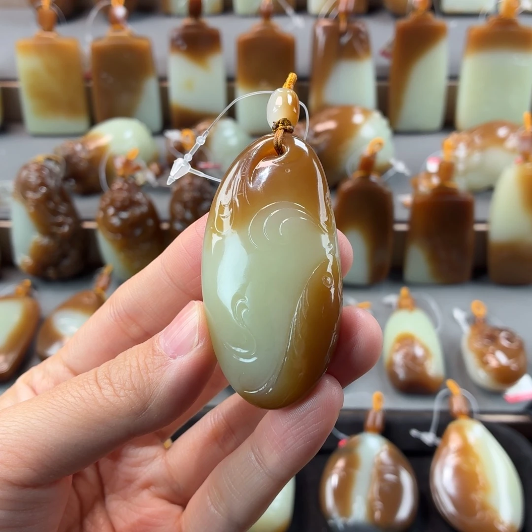 和田玉未镶嵌颈饰