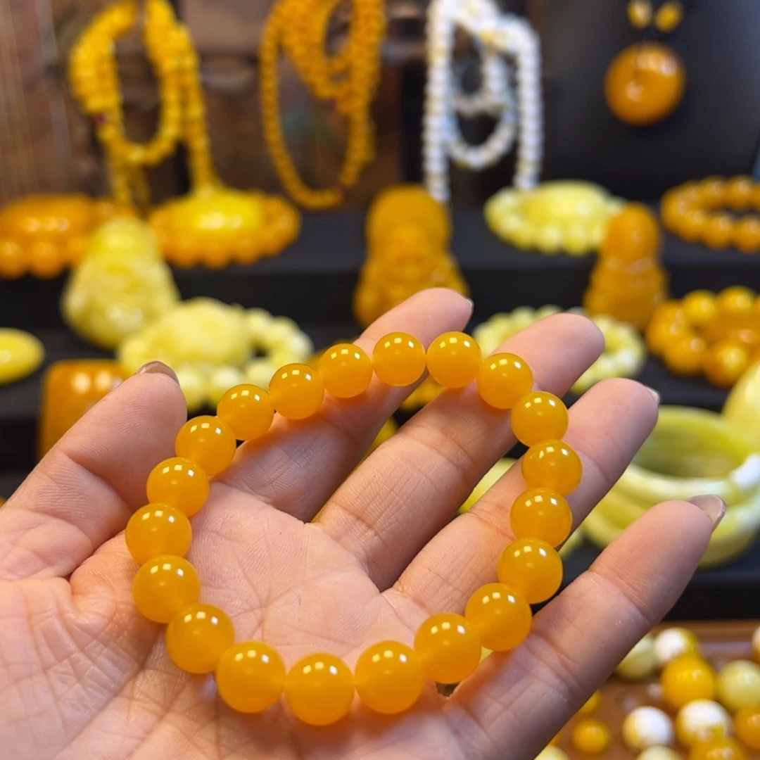 新***发鸡油黄手串一条卡10