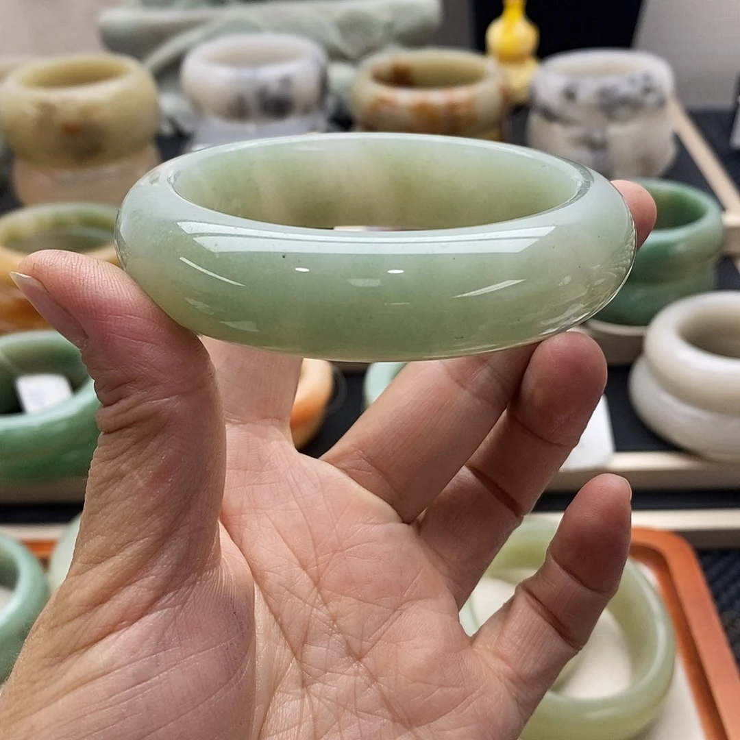 石英质玉手镯未镶嵌茉*