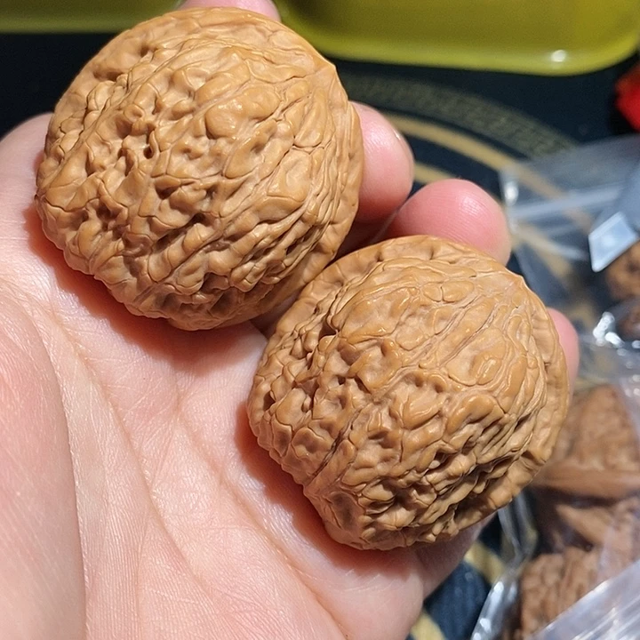 【闪购商品】文玩核桃吊坠金钱豹