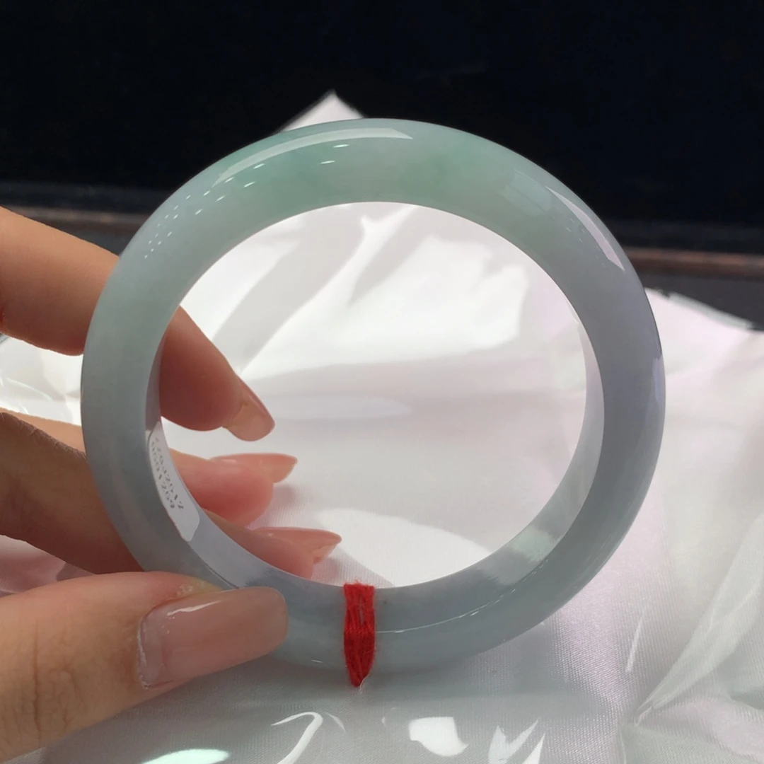 翡翠未镶嵌手镯缅甸A货翡翠 种水淡绿57 58
