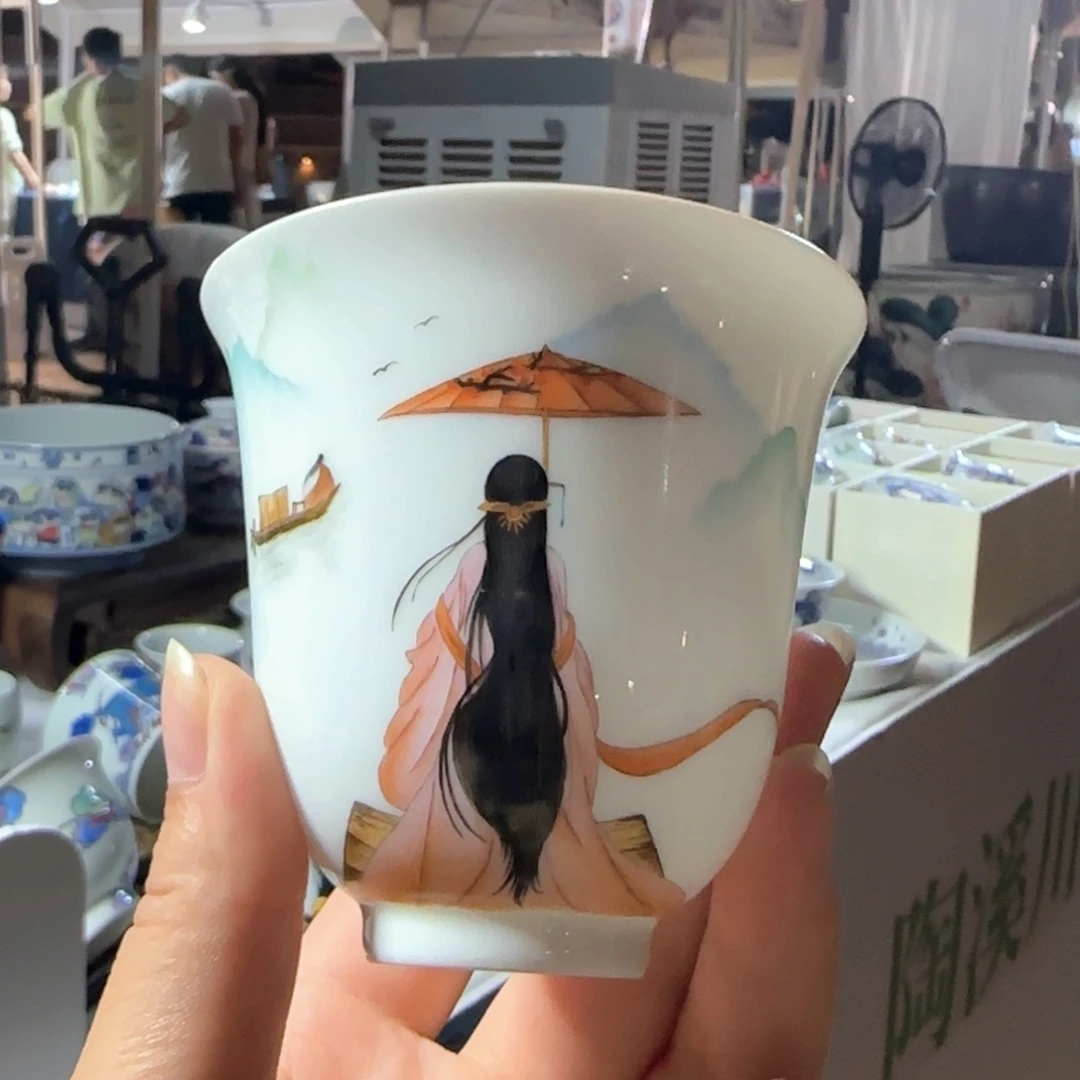 景德镇釉上彩美女背景杯