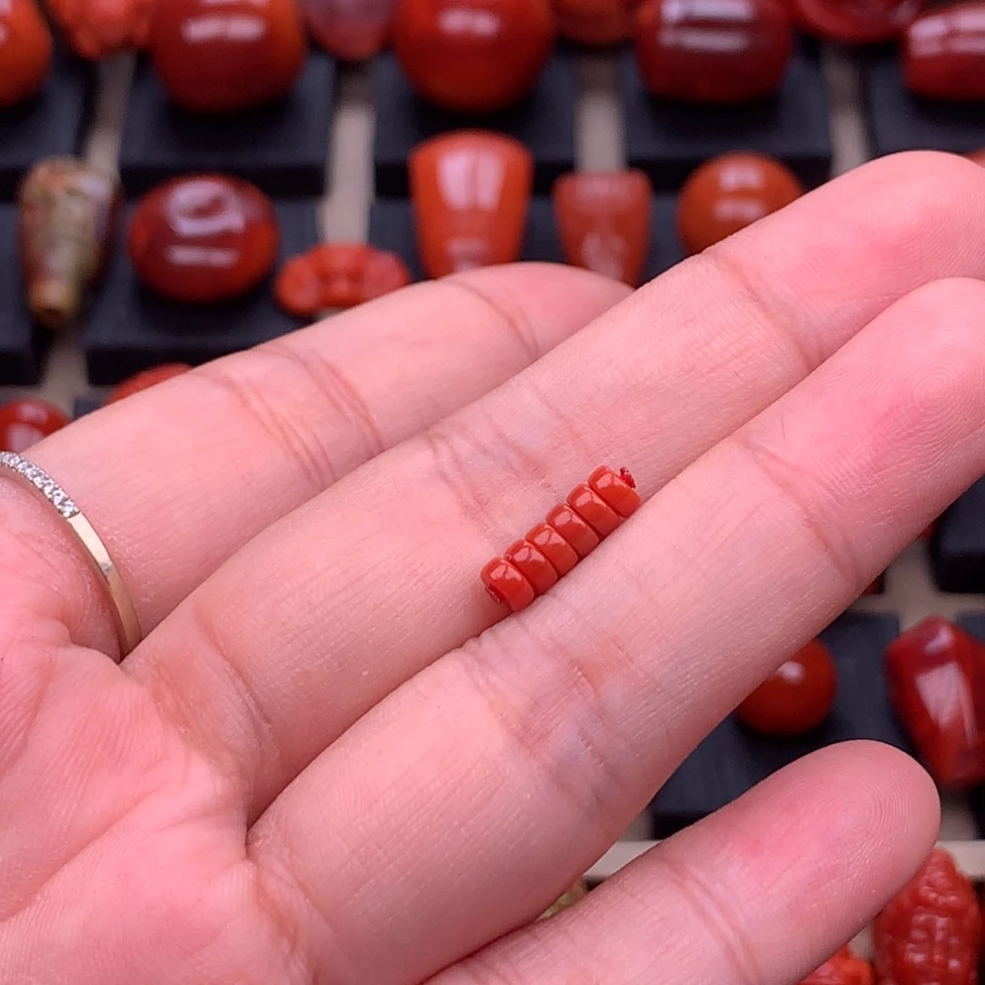 南红玛瑙未镶嵌原矿精工直切隔片4mm