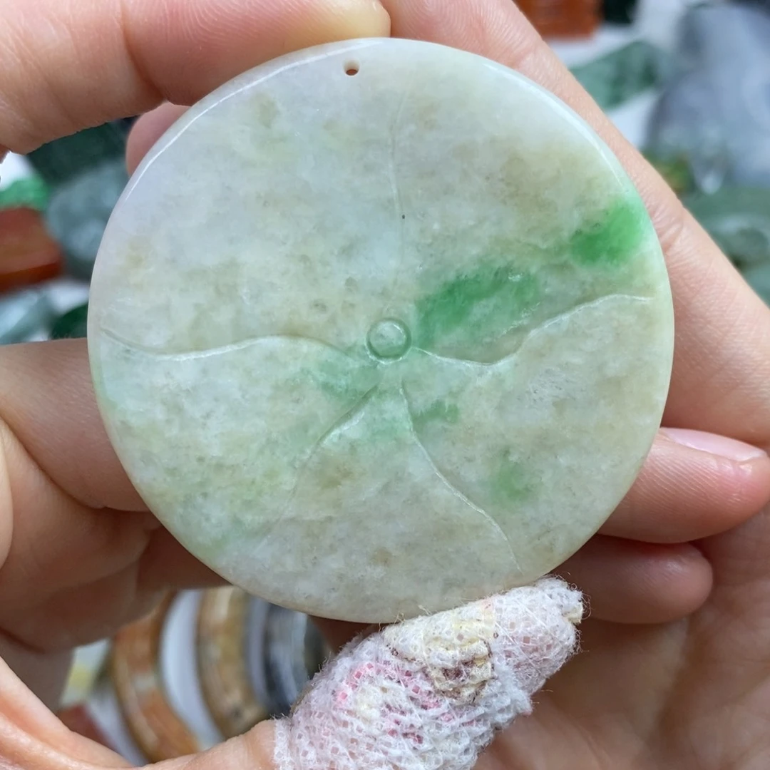 翡翠颈饰未镶嵌吊坠