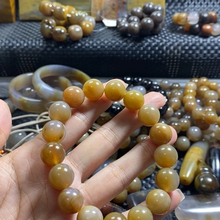 未镶嵌手串硅化玉