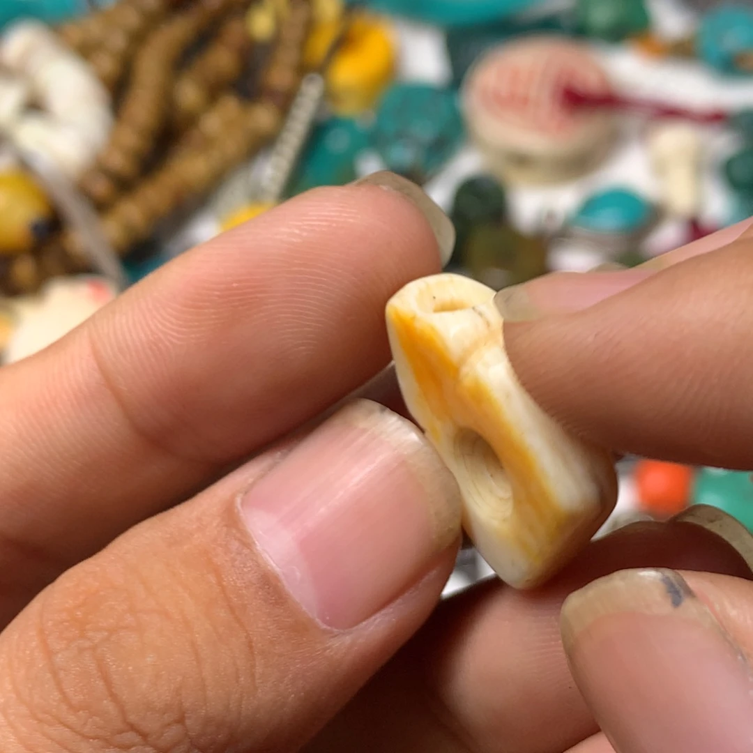 琉璃颈饰藏传小元素
