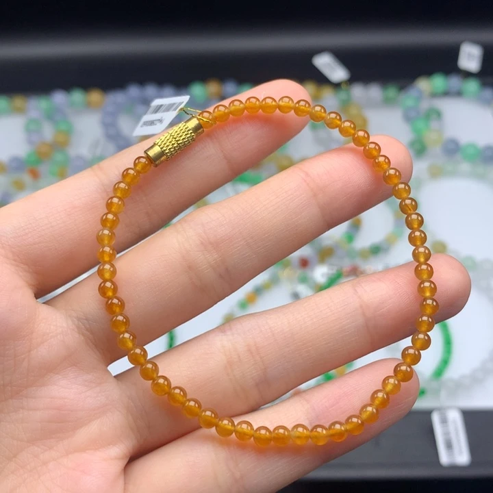 翡翠手镯未镶嵌翡翠
