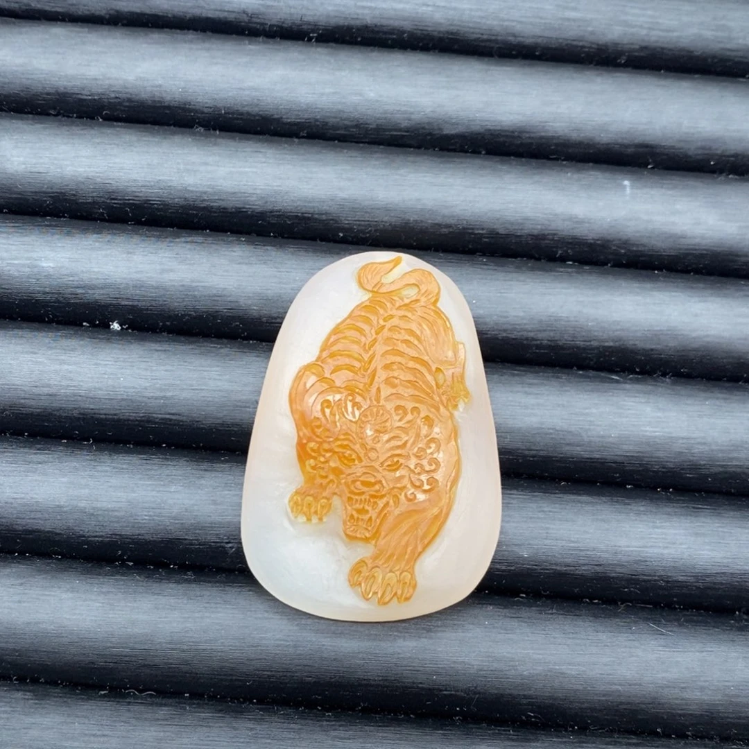 润***峰玛瑙/玉髓未镶嵌颈饰