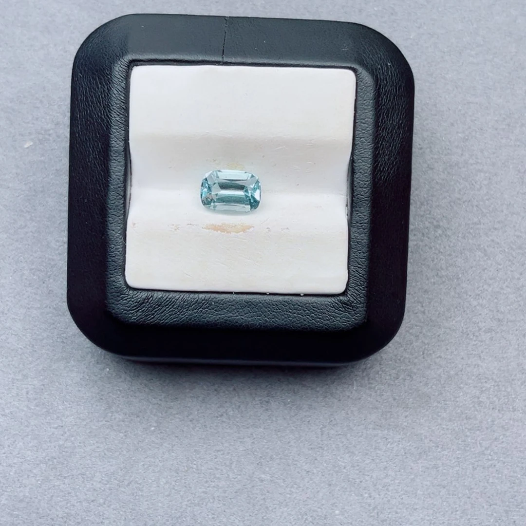 Z***八海蓝宝石裸石未镶嵌天然全净无瑕2.16CT