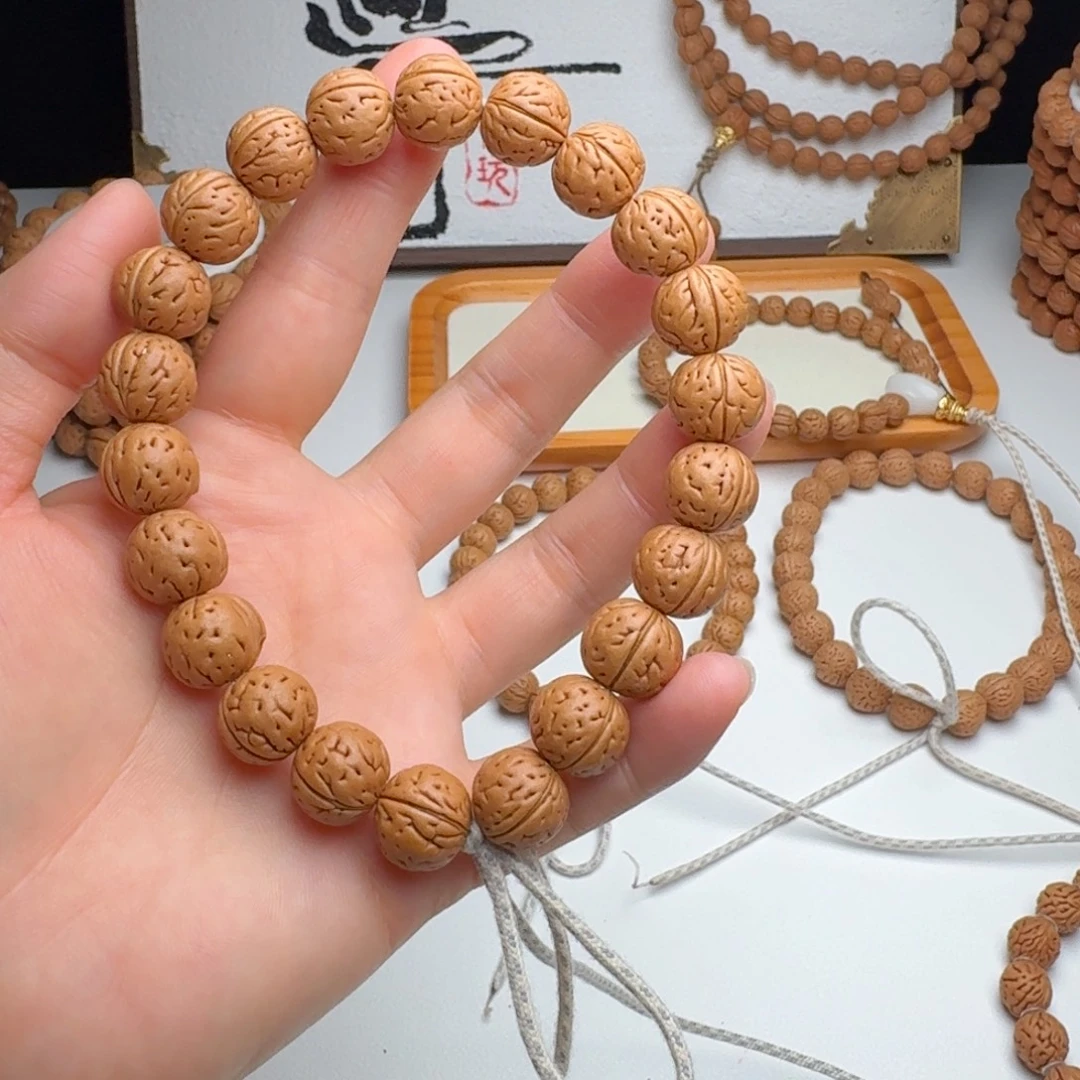 桃核手串13➕一道筋手持