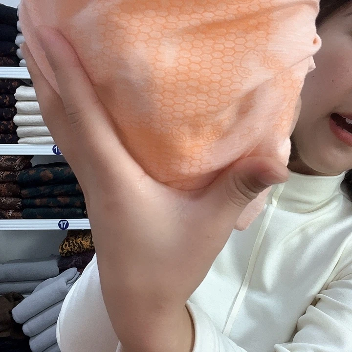 菊粉色石墨烯抵挡