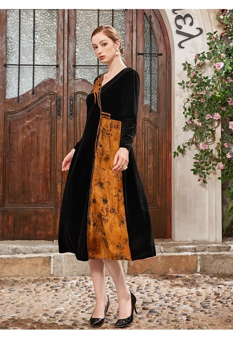 38232欧依云中年妈妈气质连衣裙大码显瘦春装2025新中式修身过膝