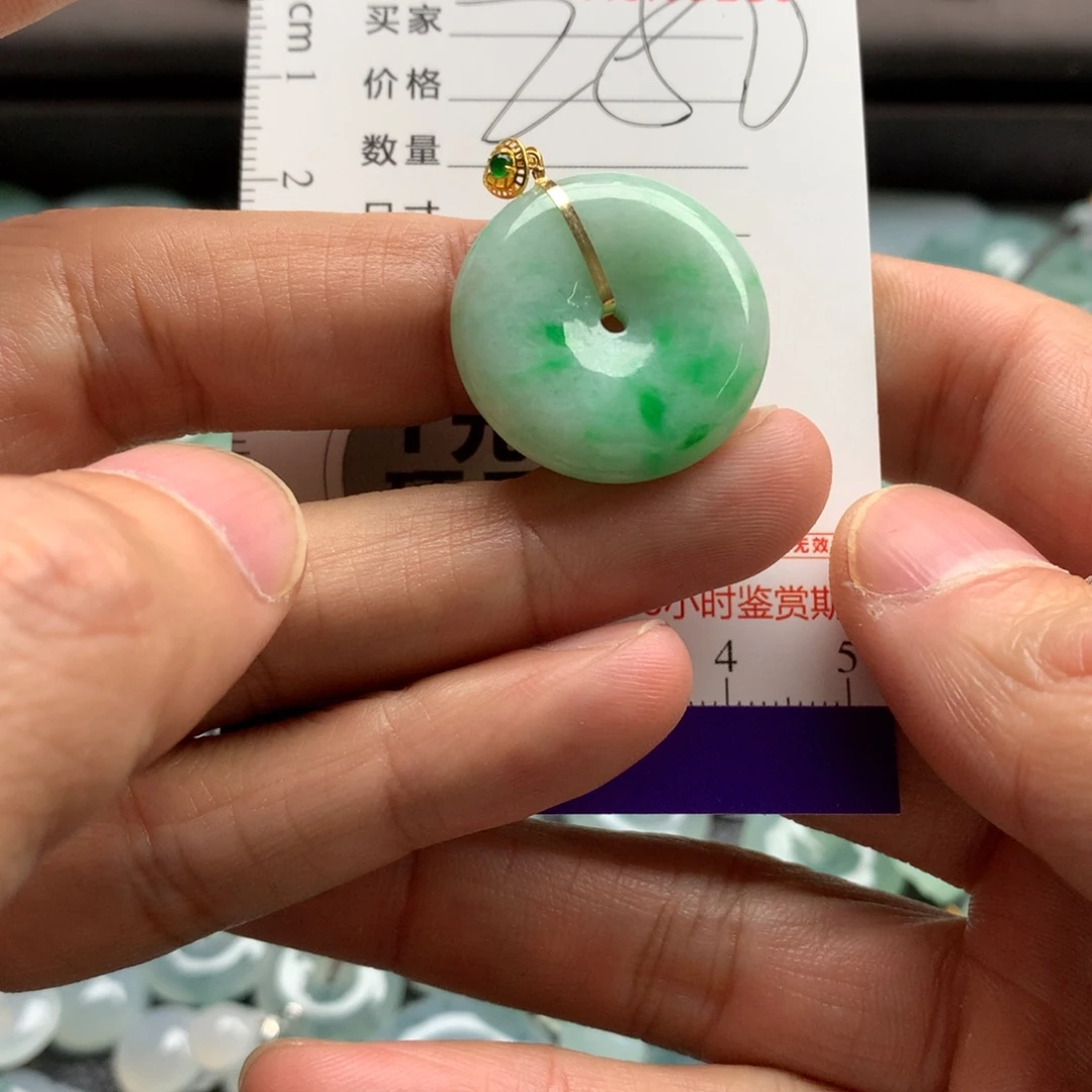 翡翠未镶嵌颈饰吊坠