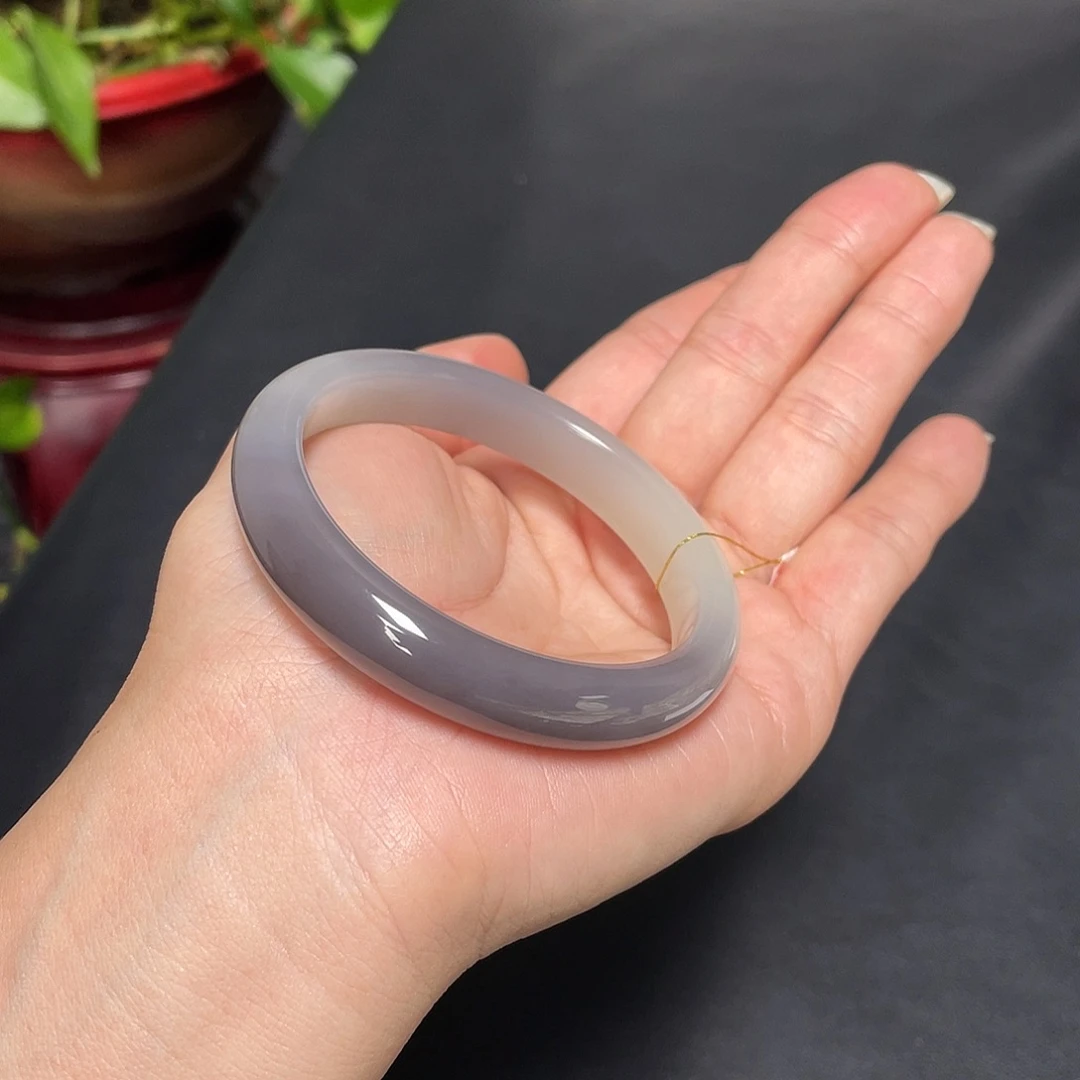 和田玉未镶嵌手镯-紫白 料子细