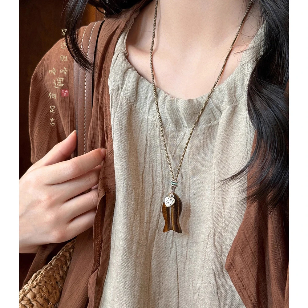 非金属布艺项链 美拉德复古小鱼爱心吊坠项链女高级感长款毛衣链