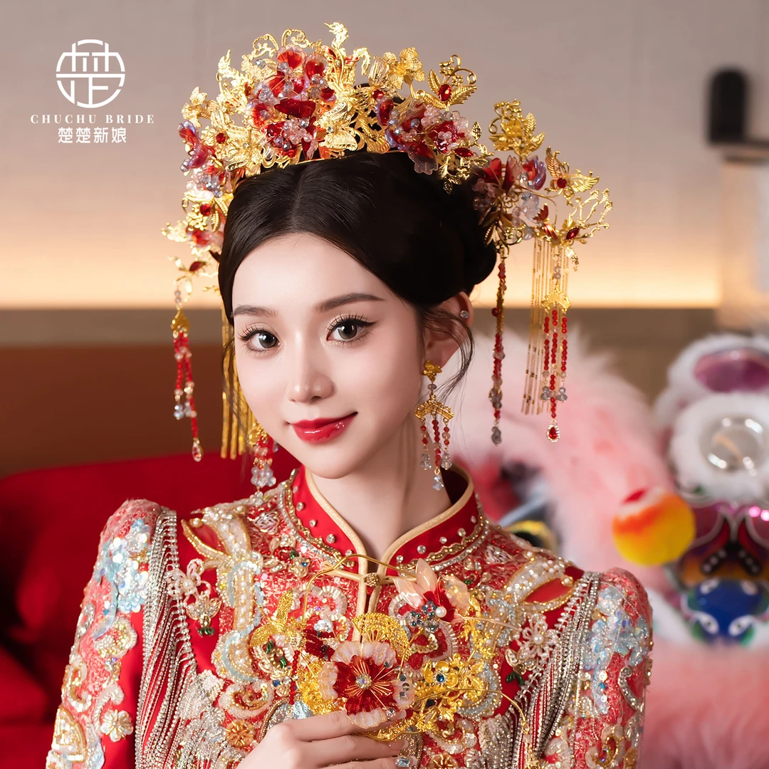 金红色秀禾新娘凤冠蝴蝶头饰琉璃花造液花头冠龙凤褂半冠发饰后区