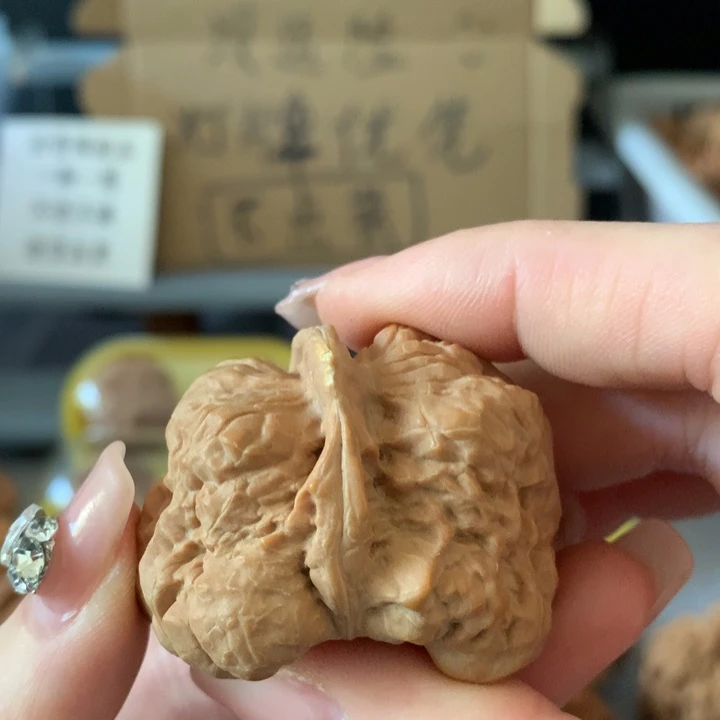 越***好吊坠文玩核桃异形单只，有瑕疵