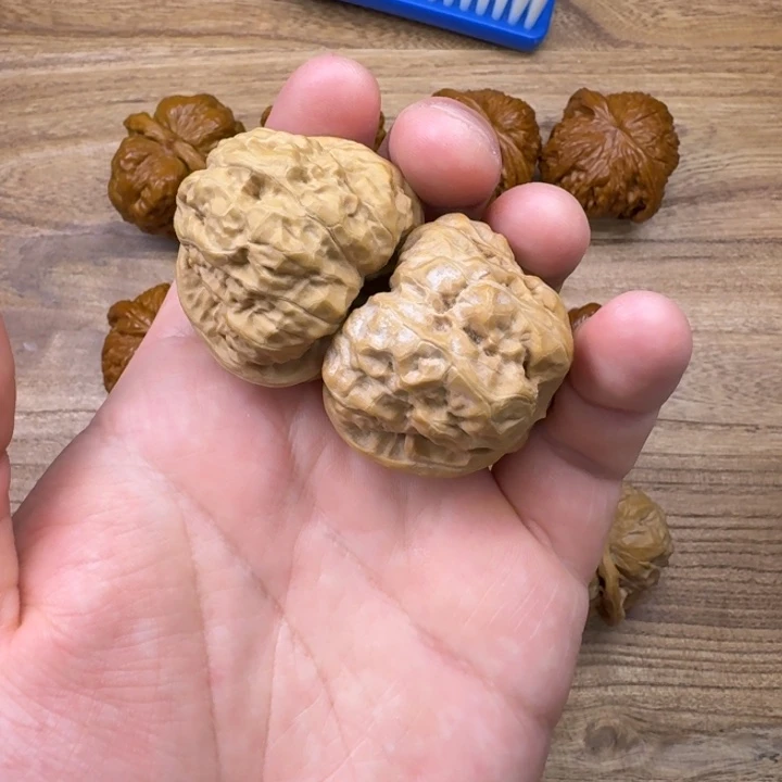 文玩核桃把件蛤蟆头核桃 40 微色差