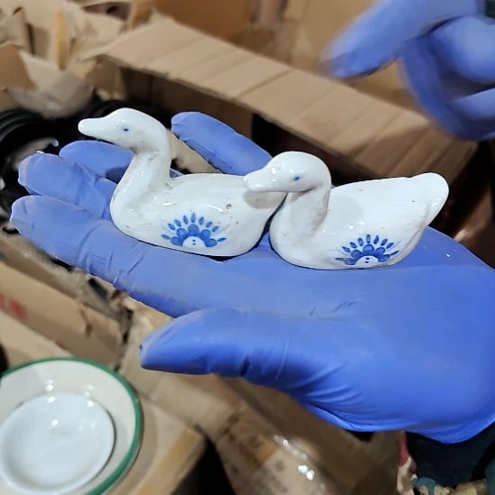 摆件陶瓷盘子碗啥都有