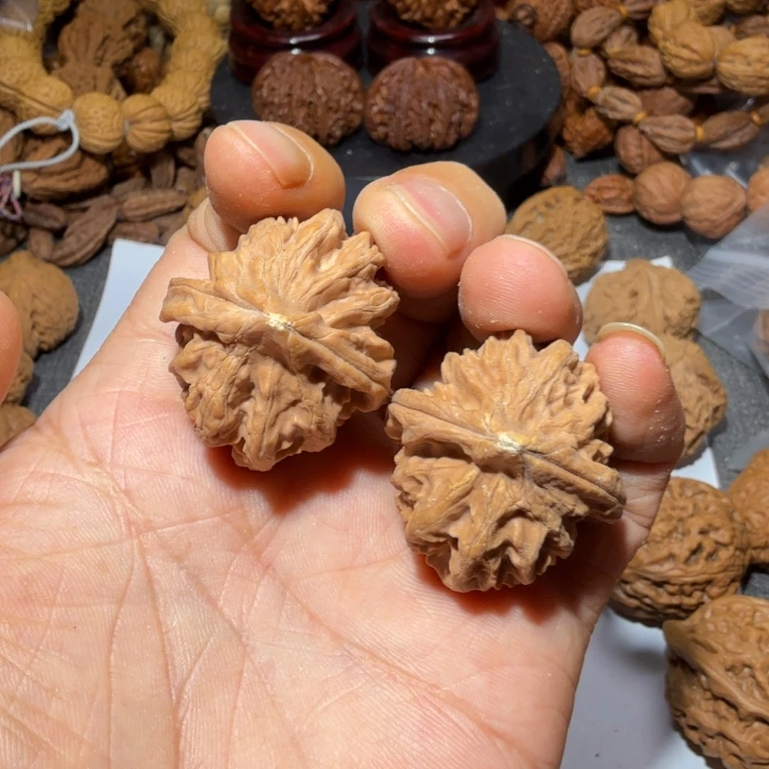 文玩核桃把件曹大龙36有黄尖