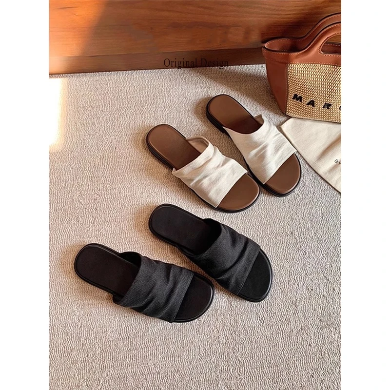 现货~亚麻褶皱曼谷拖夏外穿2025新款平底沙滩度假风一字凉拖鞋女