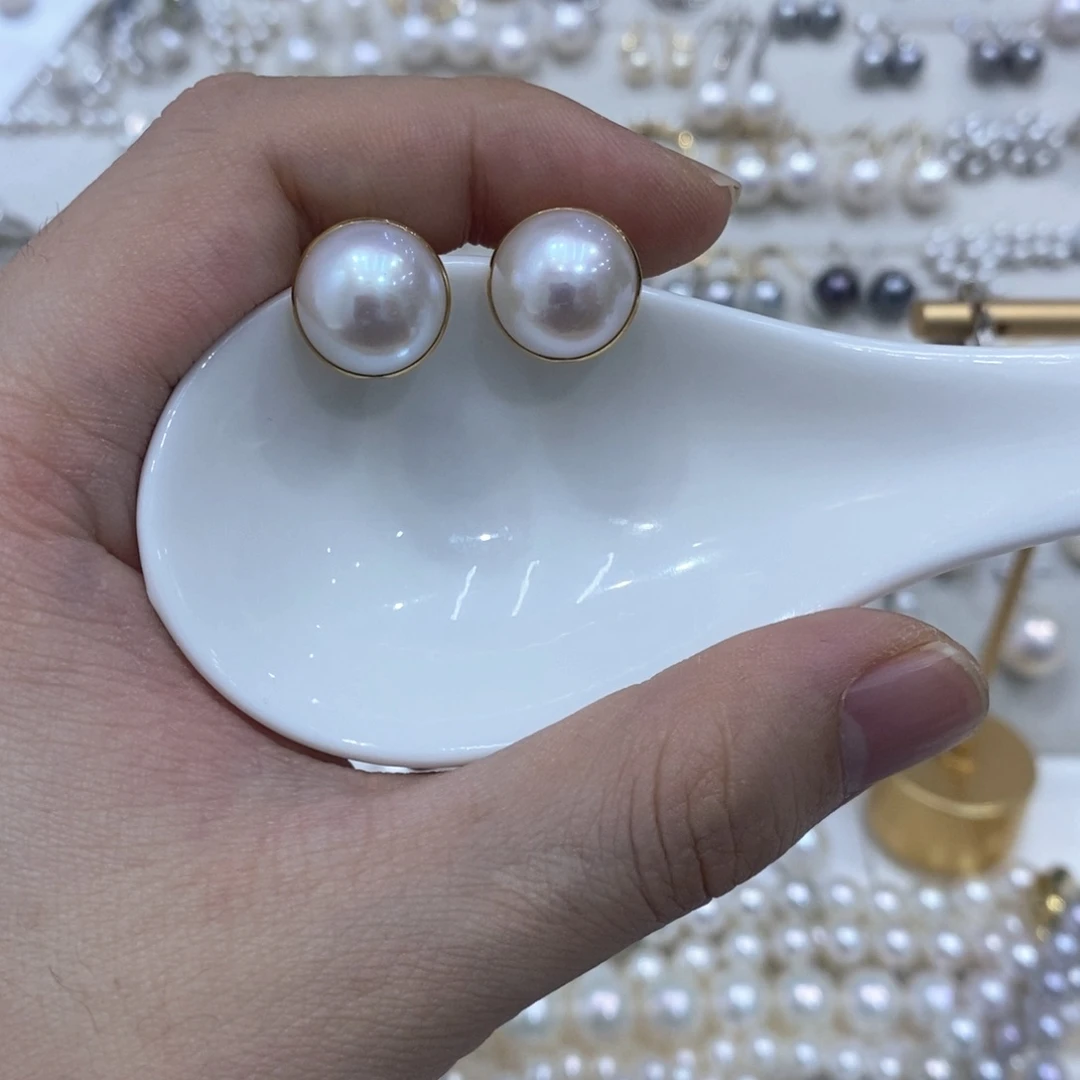 拼合珍珠（马贝珠）耳饰18K金镶嵌漫****嘟