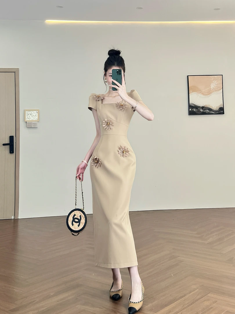 周子仪杏色立体花朵连衣裙女夏季2025新款气质高级设计感小众裙子