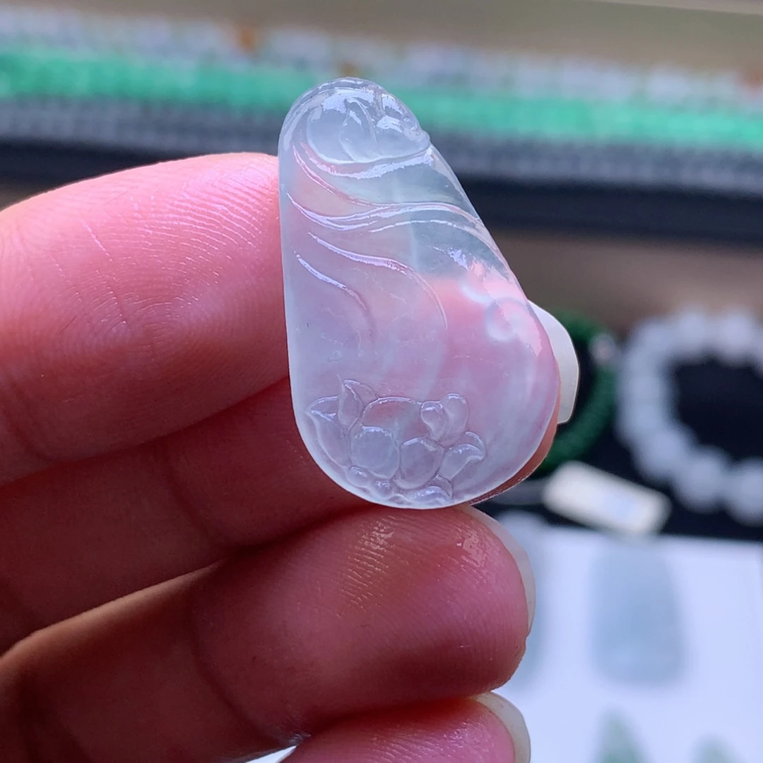 定制翡翠未镶嵌冰种莲花吊坠