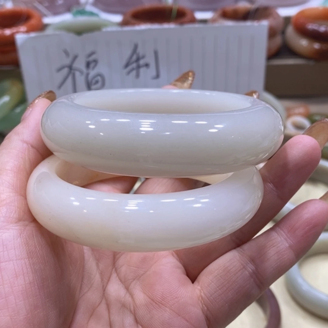 【闪购商品】未镶嵌手镯石英质玉?****?