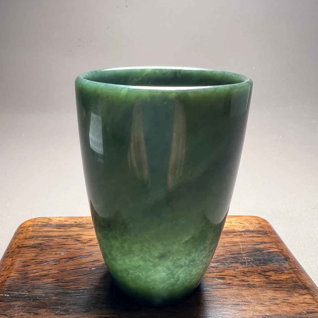 D811海川拍卖和田玉茶杯