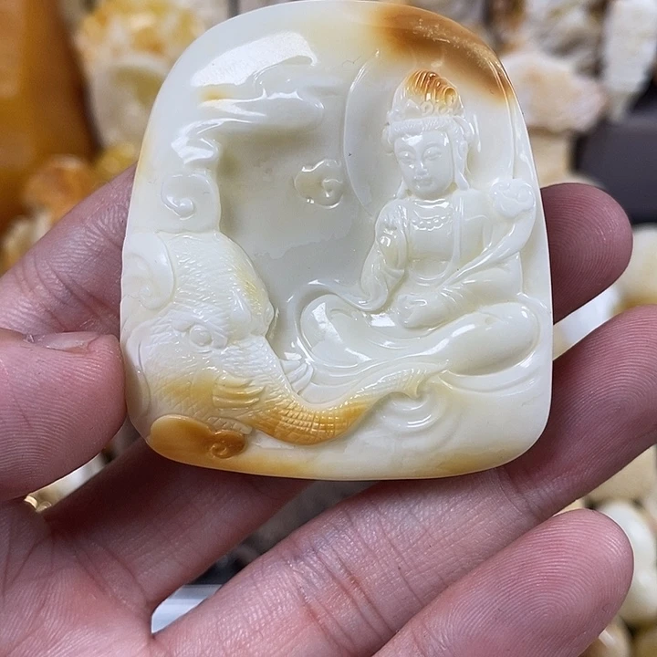 琥珀裸石未镶嵌我