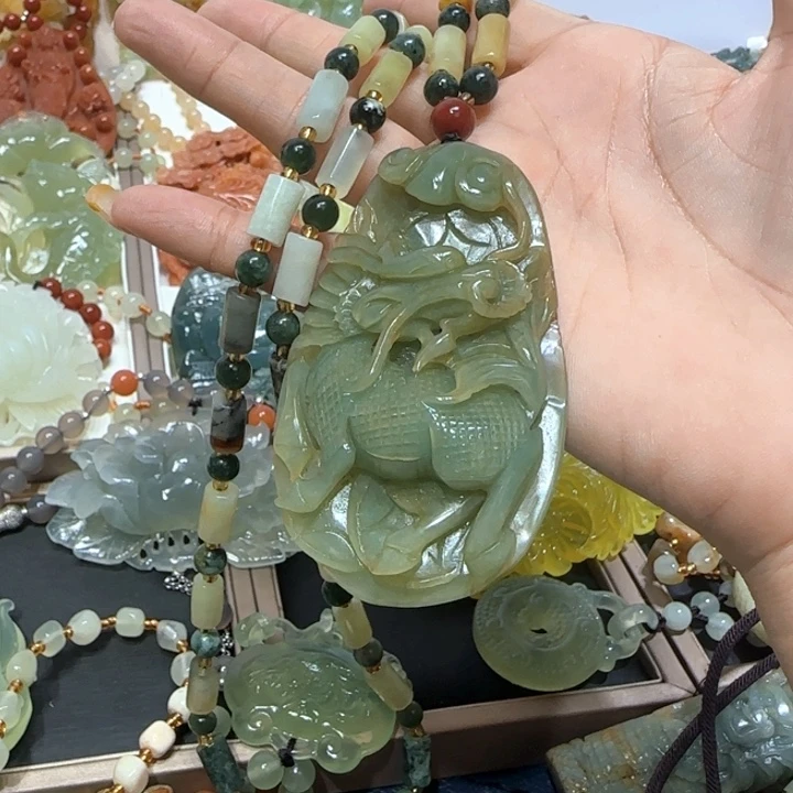 未镶嵌蛇纹石玉吊坠Z****店