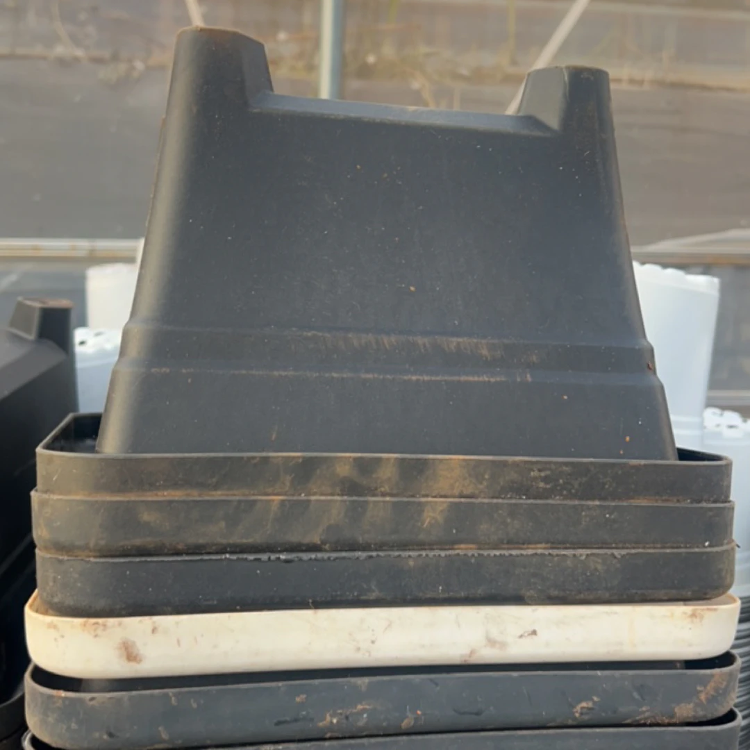 塑料旧花盆,方27厘米口径18.5高黑方盆,4个