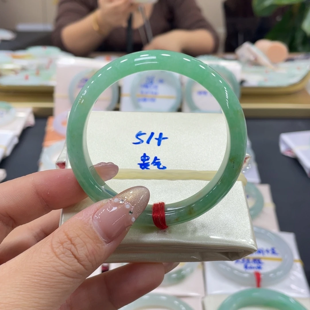 未镶嵌手镯翡翠翡翠
