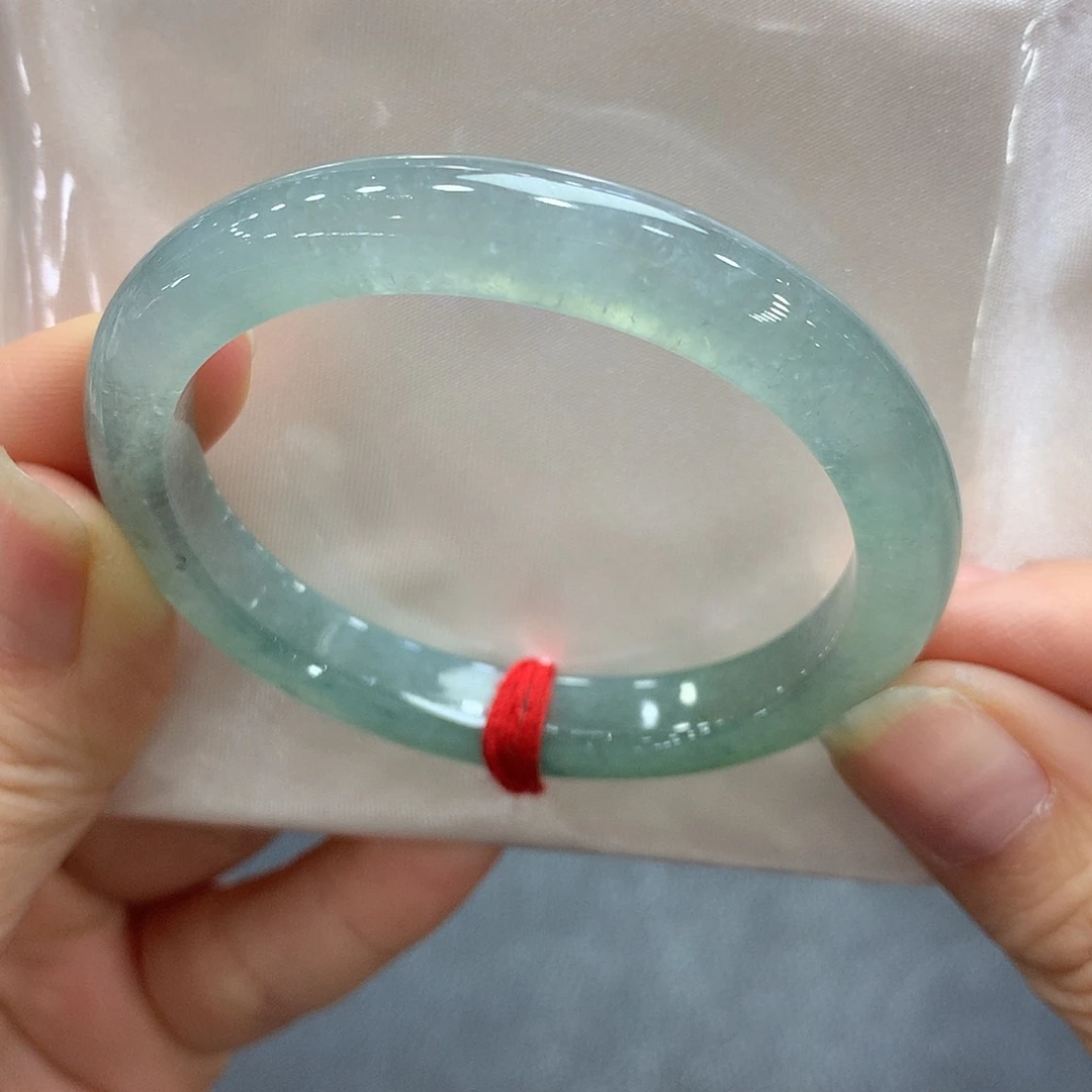 翡翠未镶嵌手镯50.7贵妃