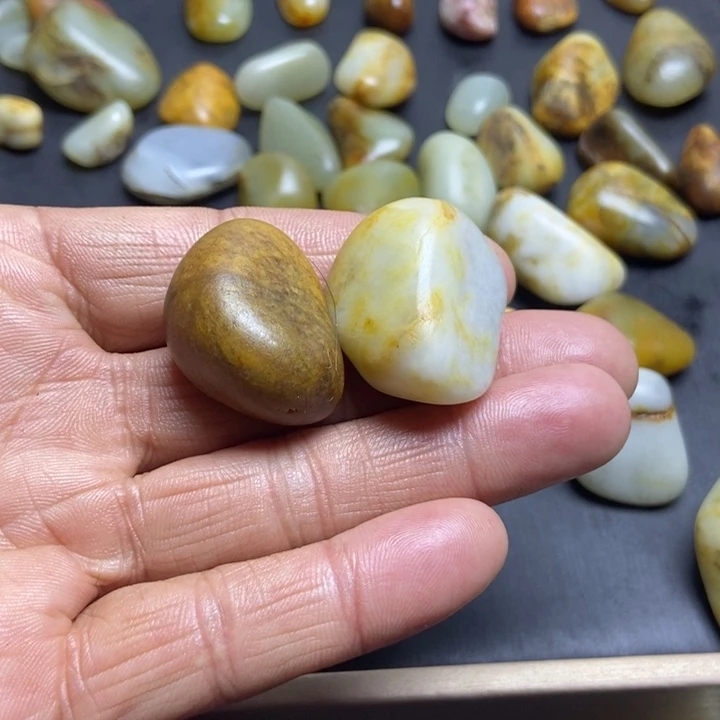 繁***华和田玉（糖玉）未镶嵌珠宝奇石