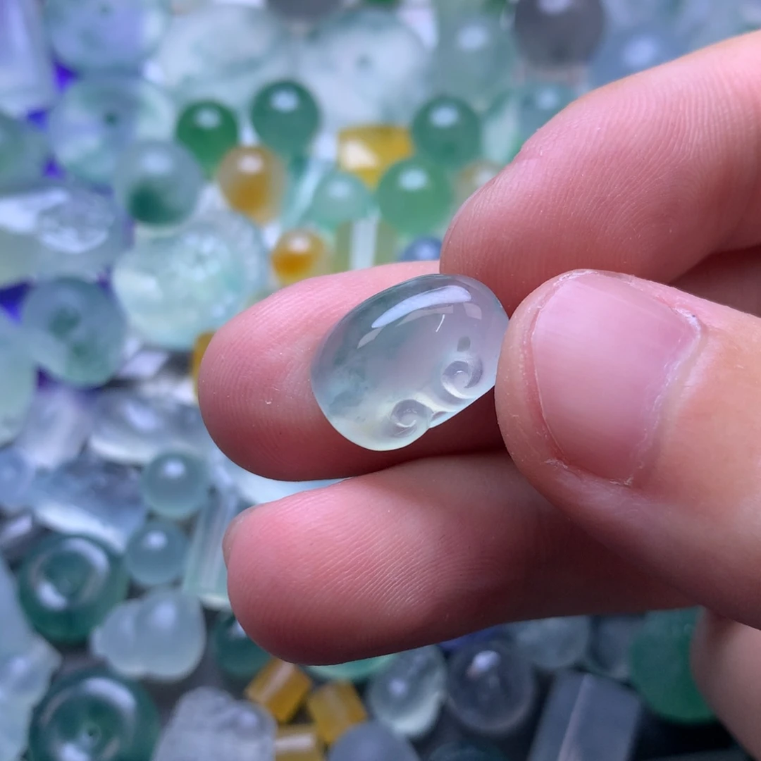 定制翡翠未镶嵌挂件