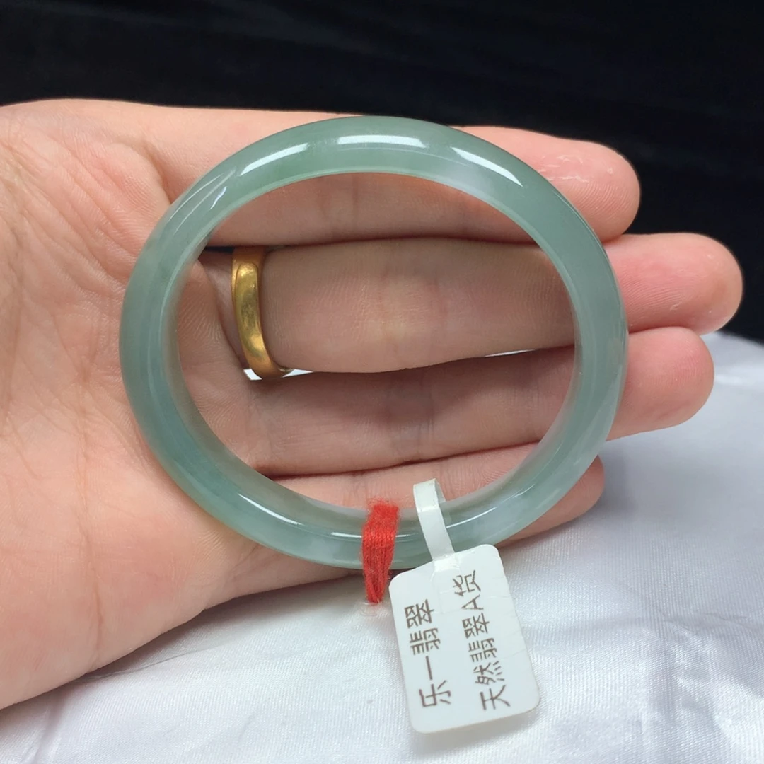 翡翠手镯（圆镯）未镶嵌53贵妃